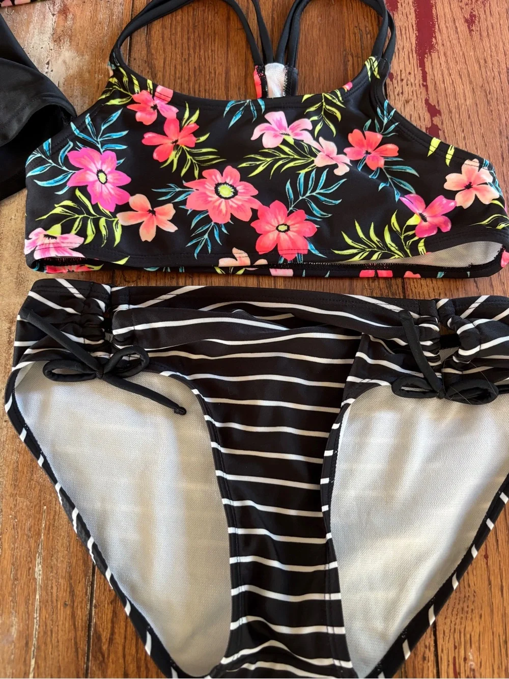 Kids Black Floral Long-Sleeve two Piece Swimsuit
